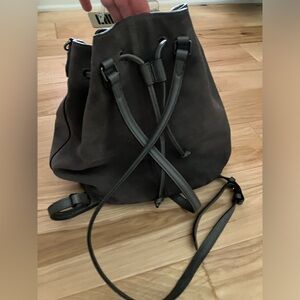 Elizabeth &James bucket bag/ backpack